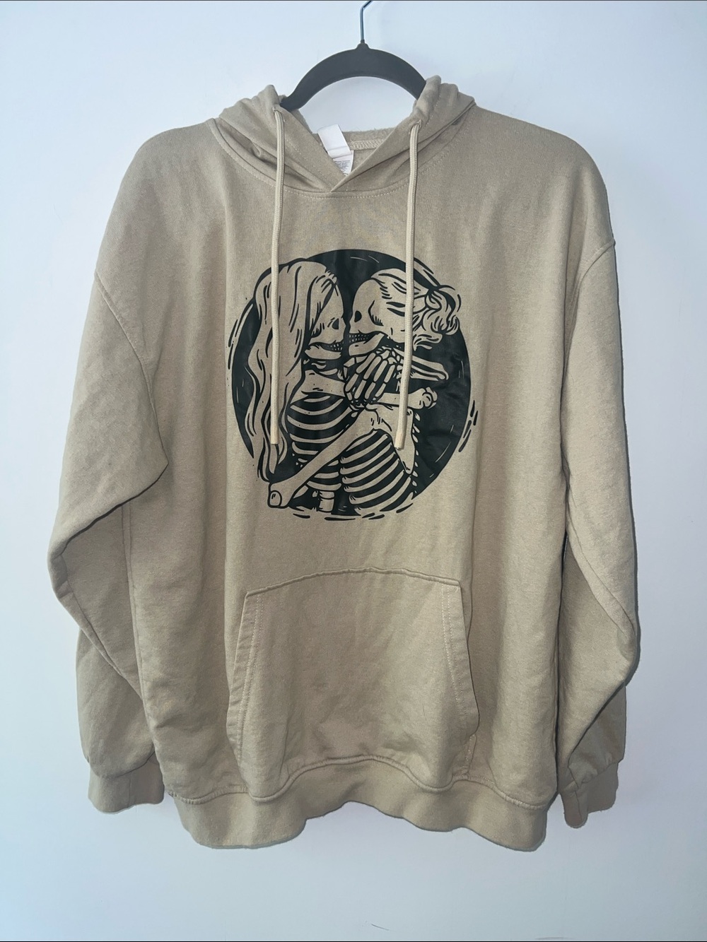 Sandstone Skeleton Embrace Graphic Hoodie - Women's Sandstone Pullover